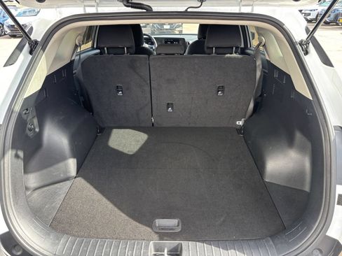 Used 2025 Kia Sportage LX FWD image 30