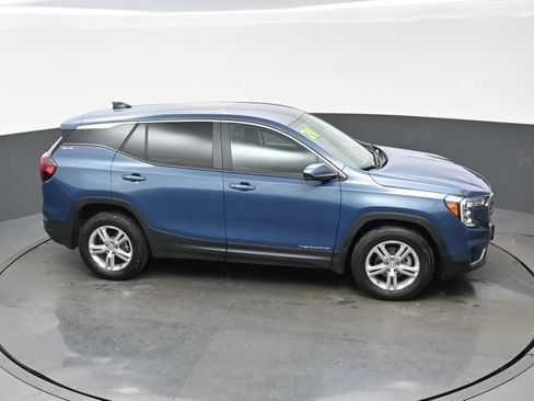 Used 2024 GMC Terrain SLE image 36