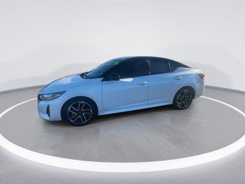 Certified 2025 Nissan Sentra SR image 5