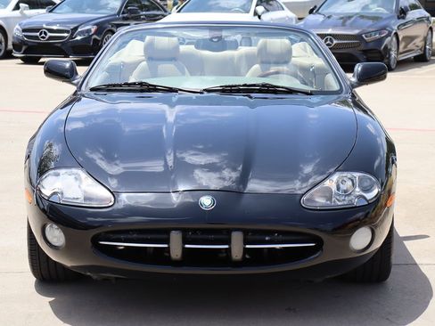 Used 2002 Jaguar XK8 Convertible image 3