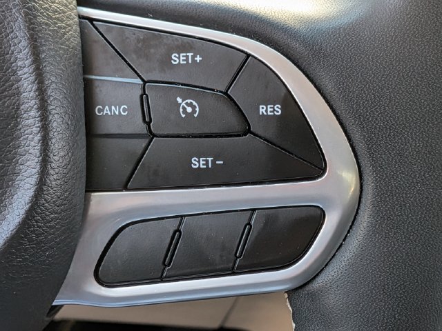 Used 2023 Chrysler Voyager LX FWD image 20