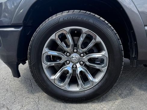 Used 2019 RAM 1500 Laramie AWD/4WD image 9