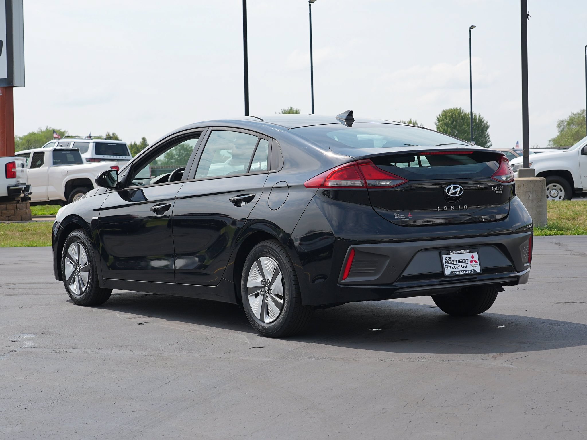 Used 2018 Hyundai Ioniq Blue FWD image 6