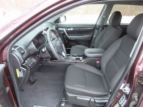 Used 2014 Kia Sorento LX image 26