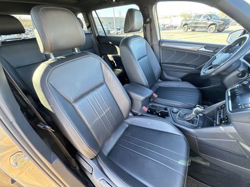 Used 2022 Volkswagen Tiguan SE R-Line AWD/4WD image 28