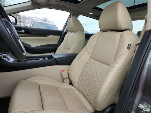 Used 2016 Nissan Maxima Platinum image 6