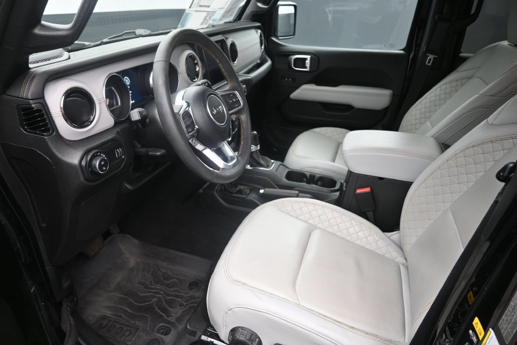 Used 2023 Jeep Gladiator Overland AWD/4WD image 10