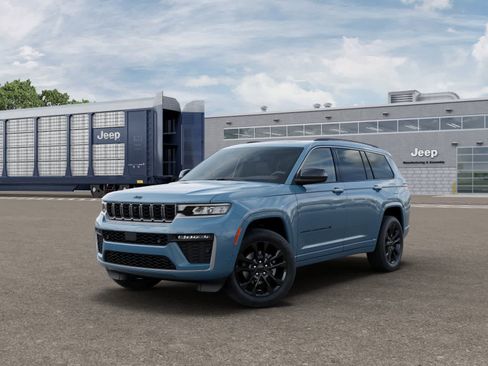 New 2026 Jeep Grand Cherokee L Limited AWD/4WD image 1