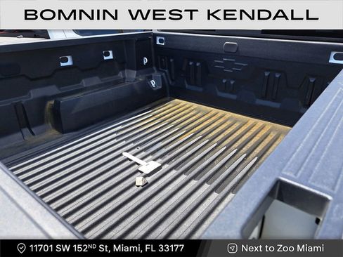 Used 2024 Chevrolet Colorado LT w/ LT Convenience Package image 5