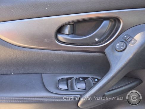 Used 2022 Nissan Rogue Sport S image 8