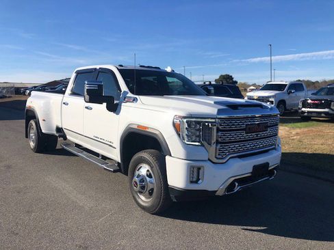 Used 2022 GMC Sierra 3500 Denali w/ Denali Ultimate Package image 7