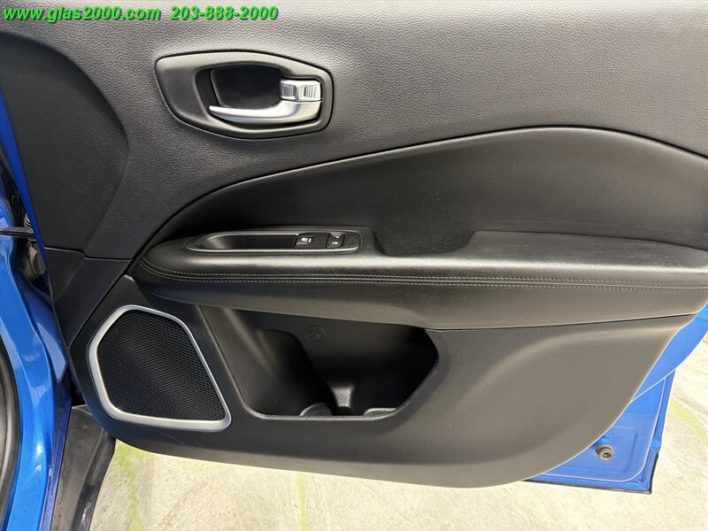 Used 2020 Jeep Compass Latitude AWD/4WD image 28