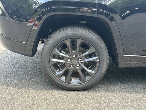 New 2026 Jeep Grand Cherokee Limited AWD/4WD image 17