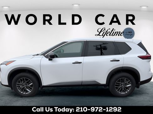 Used 2025 Nissan Rogue S FWD image 12