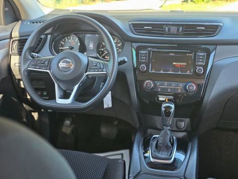 Used 2021 Nissan Rogue Sport S image 29