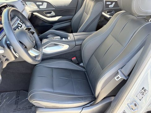 Used 2024 Mercedes-Benz GLS 580 4MATIC image 19