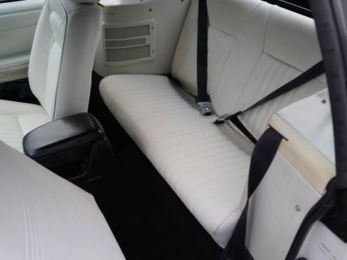 Used 1993 Ford Mustang LX image 31