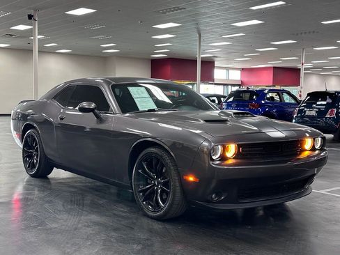 Used 2017 Dodge Challenger SXT w/ Blacktop Package image 8