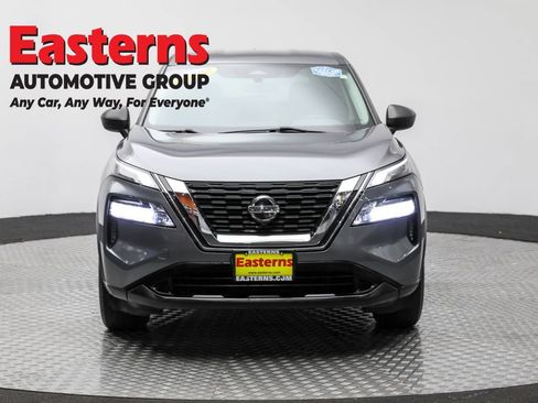 Used 2021 Nissan Rogue S image 2