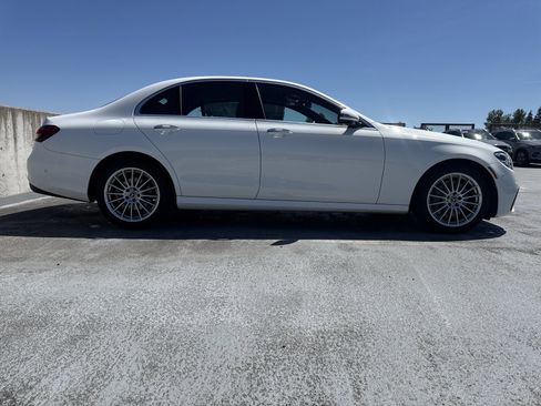 Used 2023 Mercedes-Benz E 350 4MATIC Sedan image 9