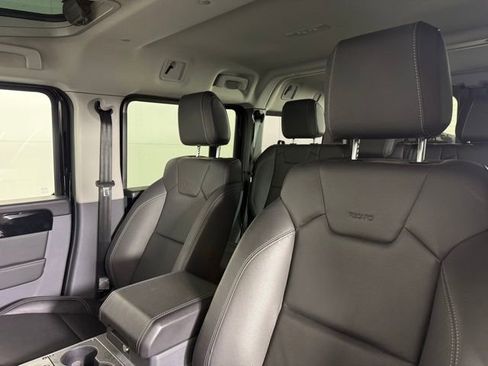 Used 2024 INEOS Grenadier Fieldmaster Edition image 30