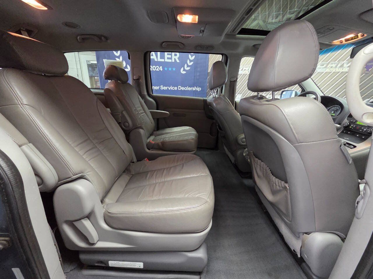 Used 2010 Kia Sedona EX w/ Luxury Pkg FWD image 24