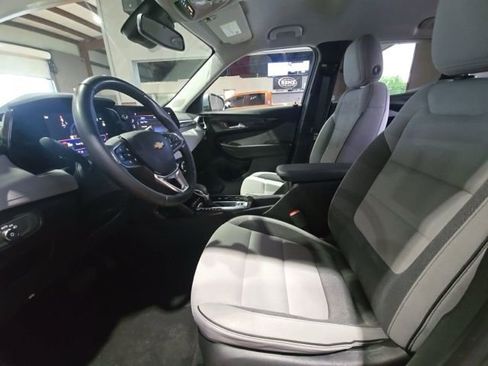 Used 2024 Chevrolet TrailBlazer LT w/ Convenience Package AWD/4WD image 6