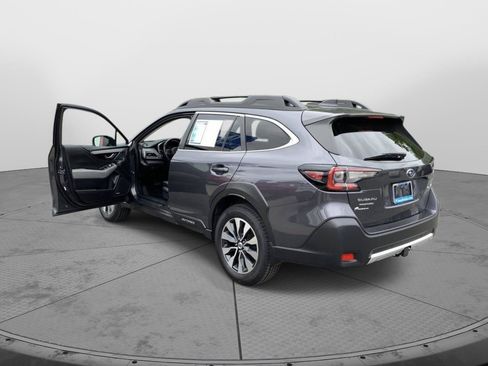Used 2023 Subaru Outback Limited AWD/4WD image 10