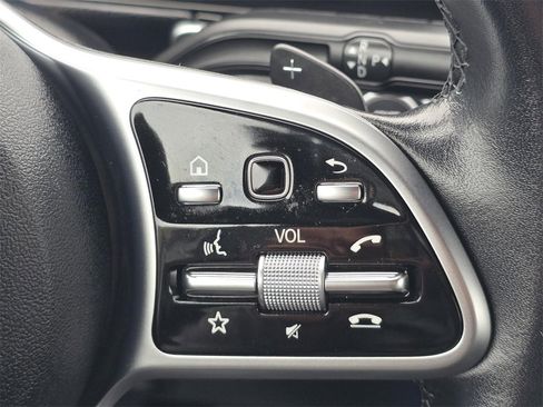 Used 2023 Mercedes-Benz GLB 250 4MATIC w/ Premium Package image 30