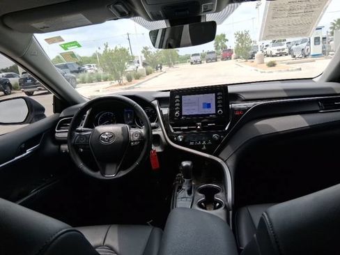 Used 2023 Toyota Camry SE FWD image 10