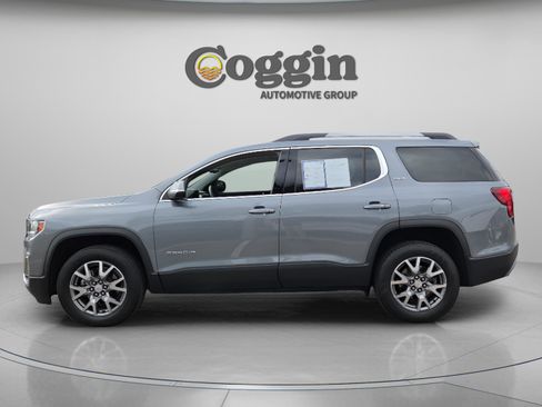 Used 2022 GMC Acadia SLT w/ Technology Package image 2