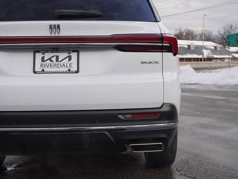 Used 2025 Buick Enclave Preferred w/ Power Package image 19