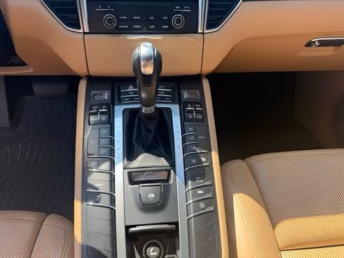 Used 2018 Porsche Macan S AWD/4WD image 19