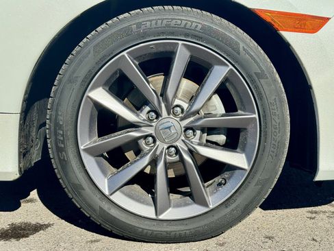 Used 2020 Honda Civic EX image 9