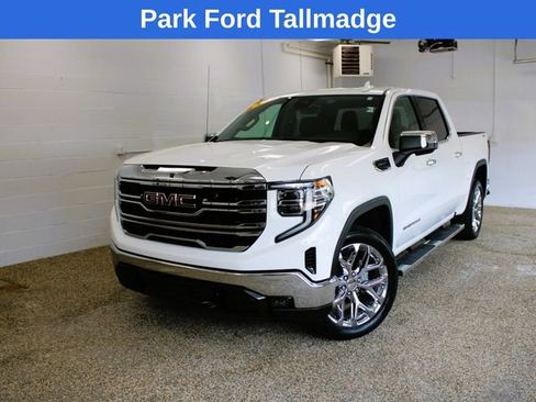 Used 2022 GMC Sierra 1500 SLT w/ SLT Convenience Package AWD/4WD image 11