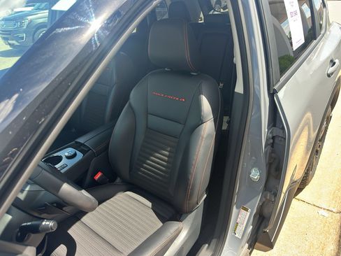 Used 2025 Nissan Rogue SV AWD/4WD image 24