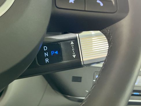 Used 2024 Hyundai Kona Limited image 21