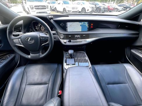 Used 2020 Lexus LS 500 w/ Accessory Package (Z2) RWD image 16