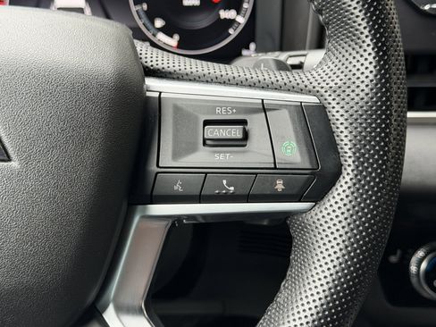 Used 2023 Mitsubishi Outlander SE Black Edition image 32