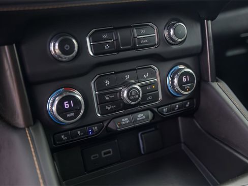 Used 2023 GMC Yukon XL AT4 w/ Technology Package image 15