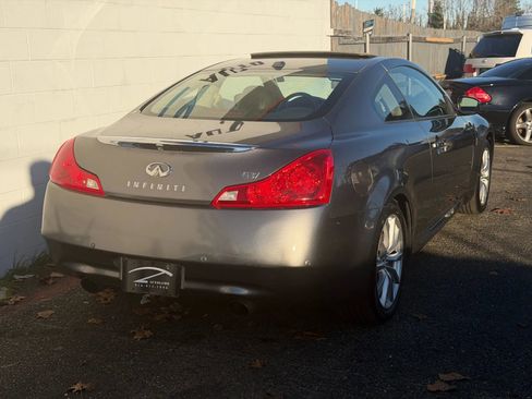 Used 2011 INFINITI G37 Journey w/ Premium Pkg image 5