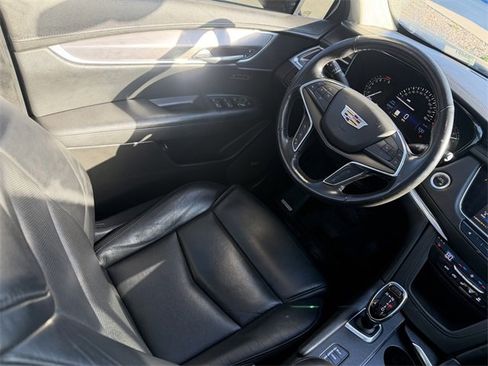 Used 2019 Cadillac XT5 Luxury image 15