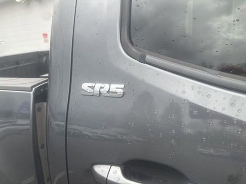 Used 2022 Toyota Tacoma SR5 w/ Technology Package image 5