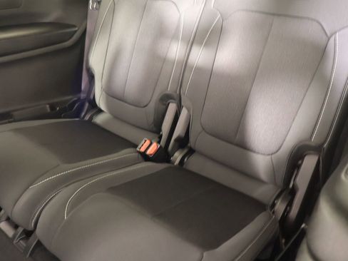 Used 2024 Jeep Grand Cherokee L Laredo RWD image 12
