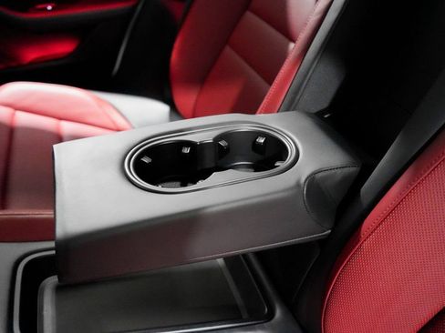 Used 2020 Porsche Taycan Turbo image 35