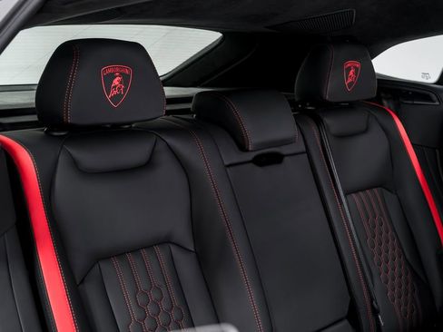 Used 2025 Lamborghini Urus SE image 34