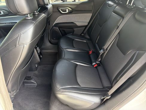 Used 2023 Jeep Compass Latitude AWD/4WD image 24