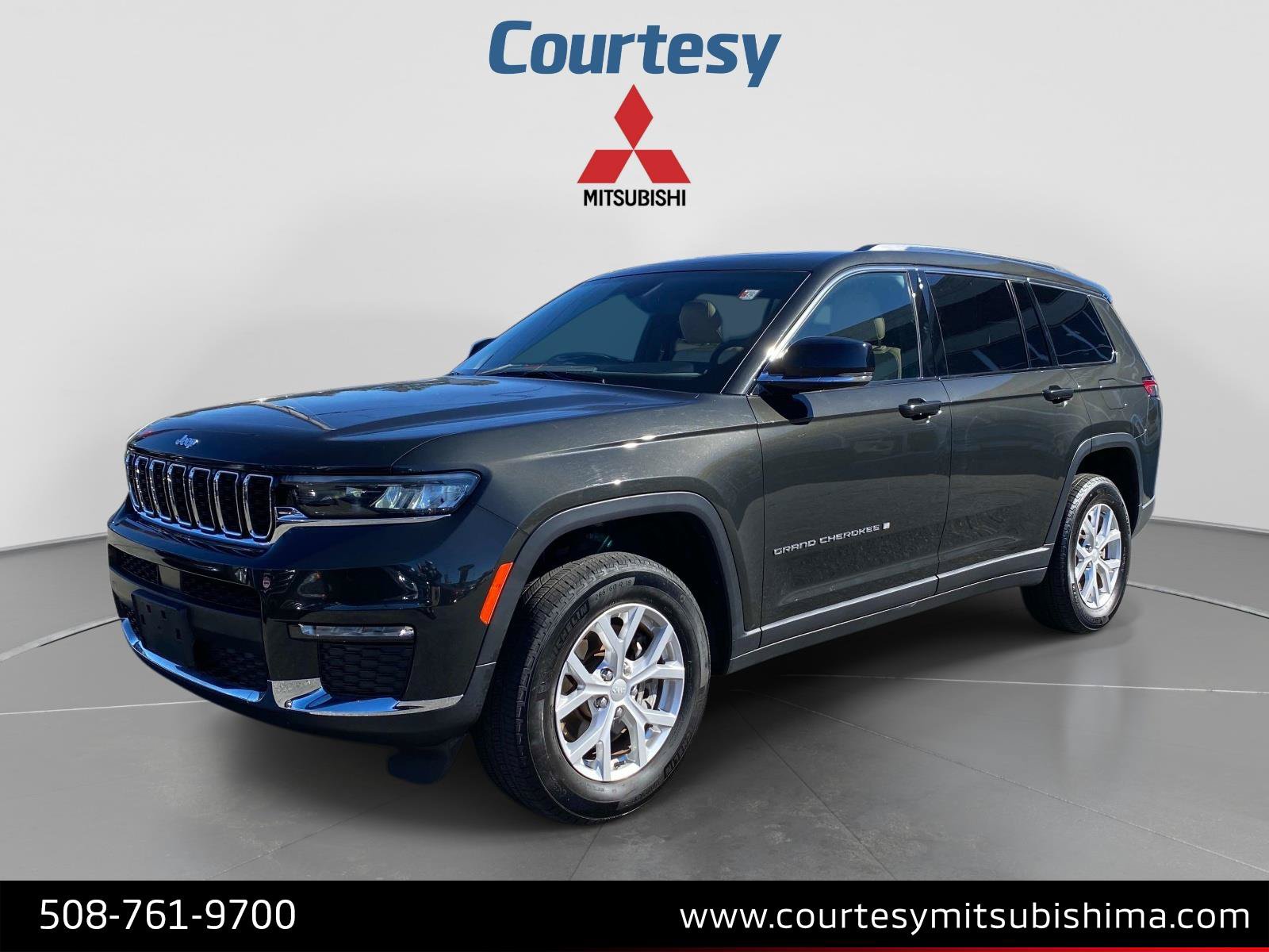 Used 2023 Jeep Grand Cherokee L Limited AWD/4WD image 1