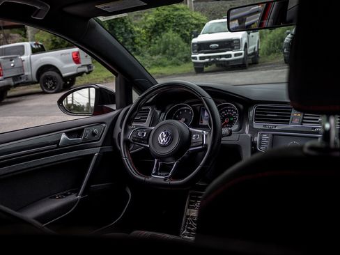 Used 2017 Volkswagen GTI SE FWD image 12