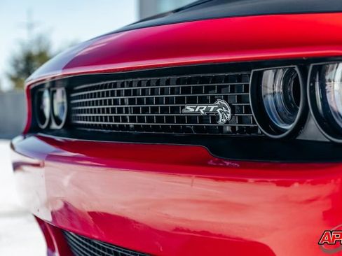 Used 2016 Dodge Challenger SRT Hellcat RWD image 24